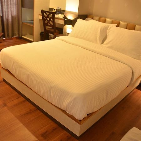 Hotel Aura 西隆 外观 照片