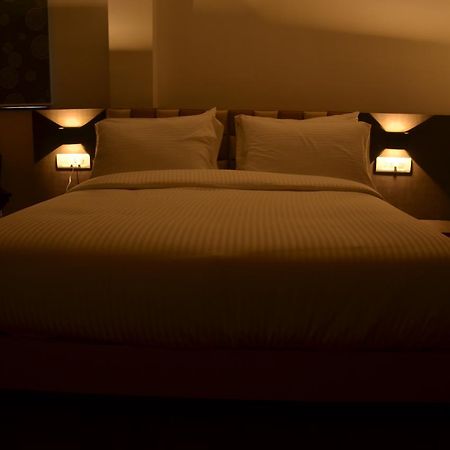 Hotel Aura 西隆 外观 照片
