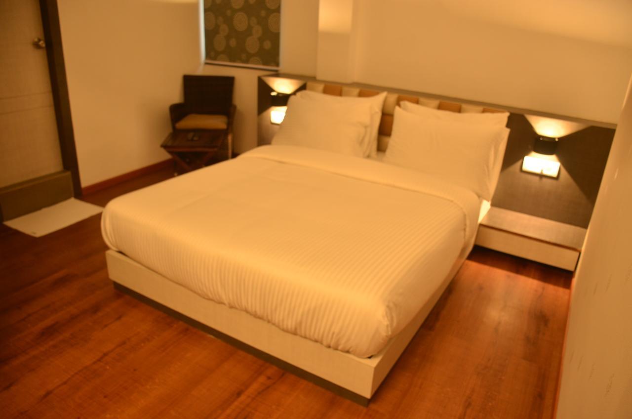Hotel Aura 西隆 外观 照片