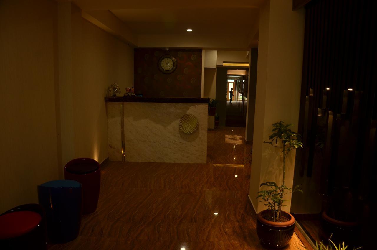 Hotel Aura 西隆 外观 照片