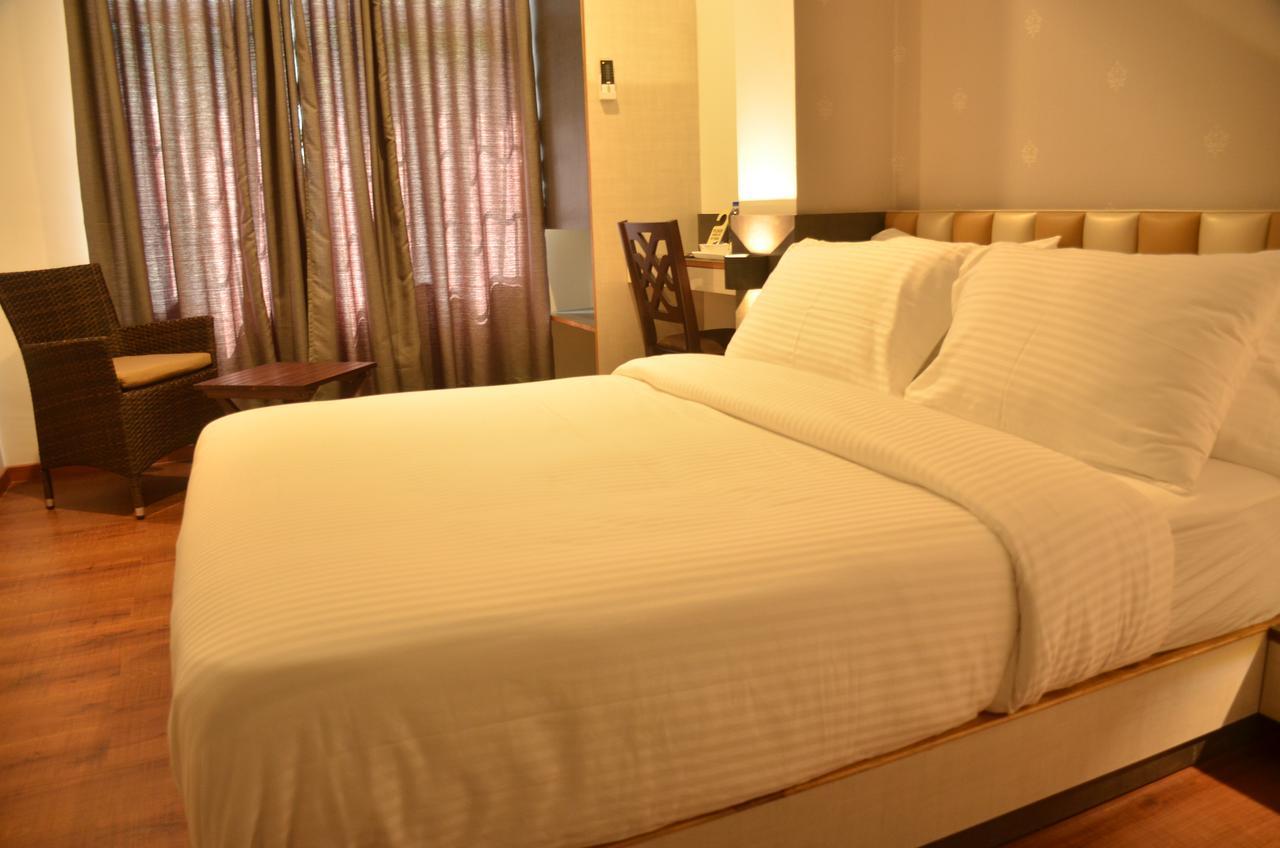 Hotel Aura 西隆 外观 照片