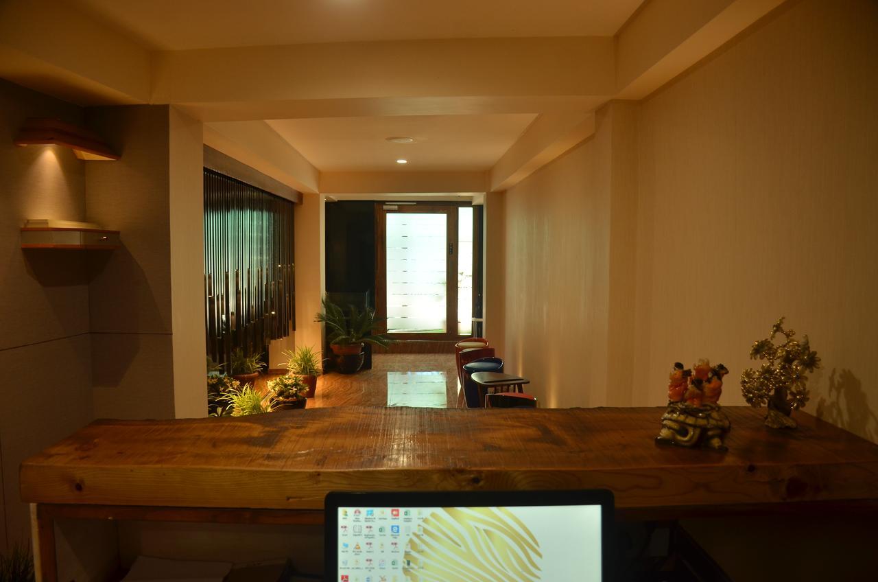 Hotel Aura 西隆 外观 照片