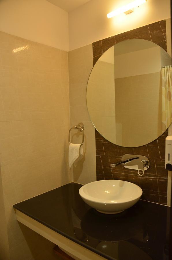 Hotel Aura 西隆 外观 照片