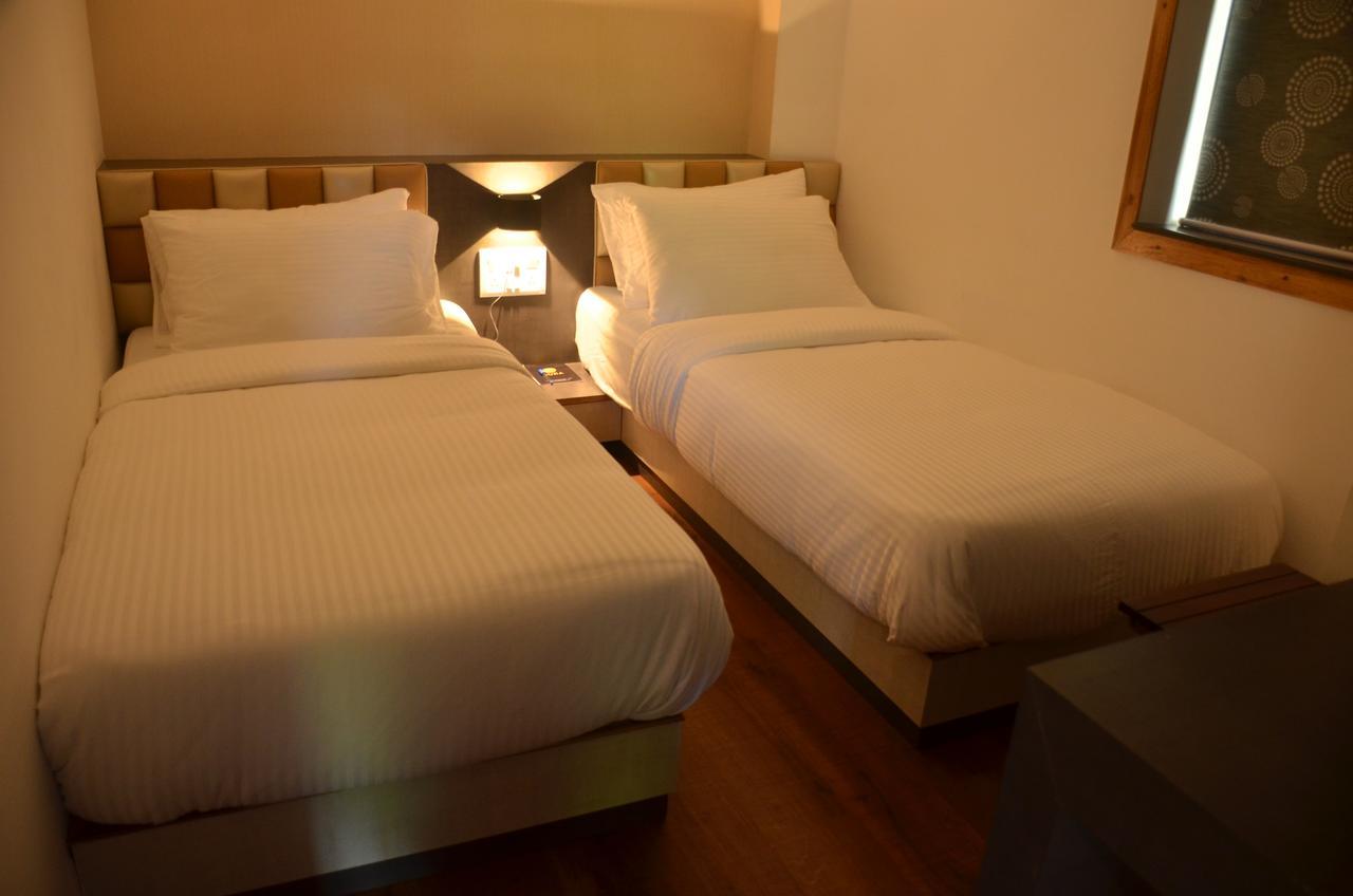 Hotel Aura 西隆 外观 照片