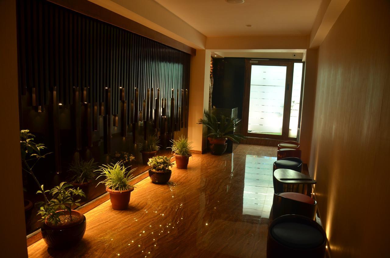 Hotel Aura 西隆 外观 照片
