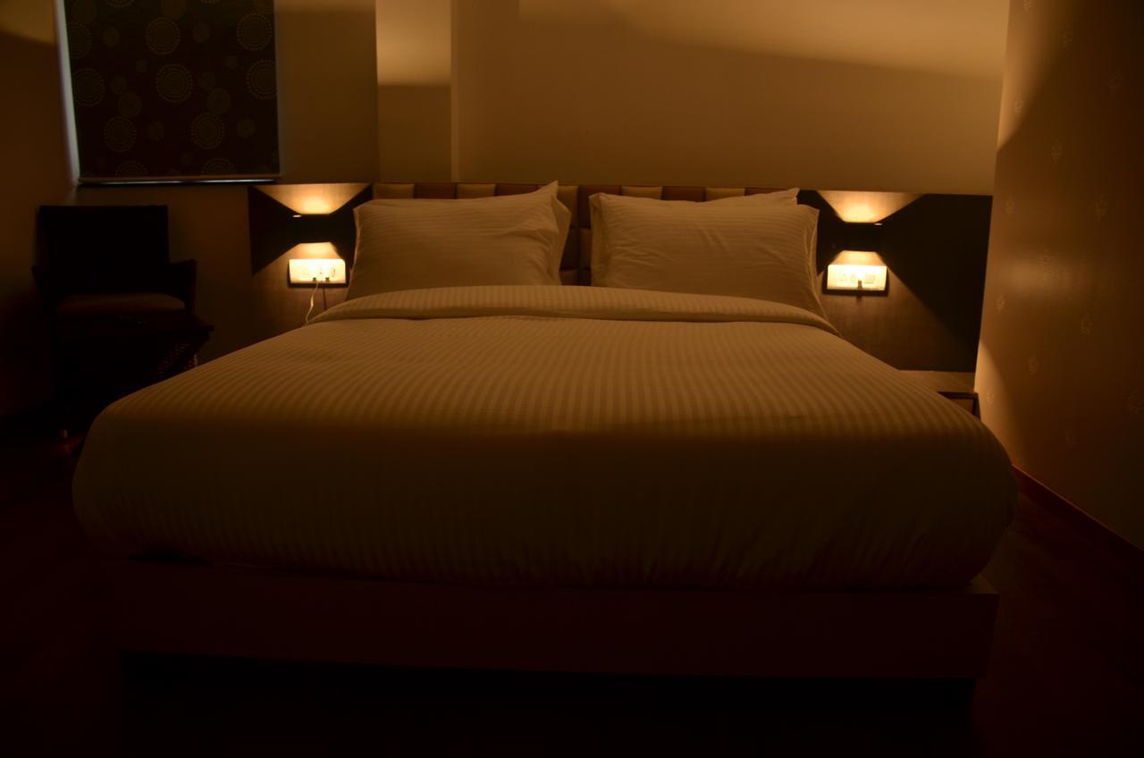 Hotel Aura 西隆 外观 照片
